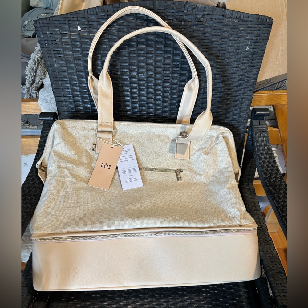 NEW Beis Convertible Weekender Tote